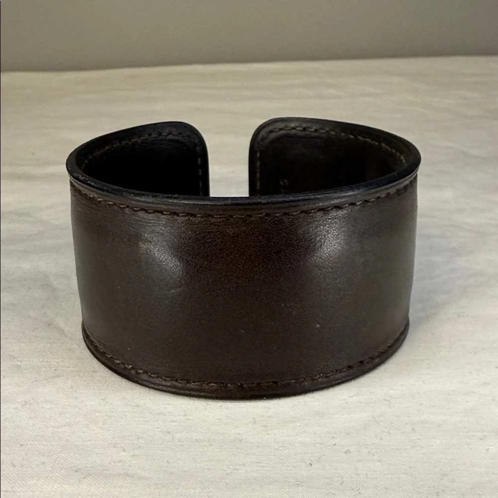 Hermès Leather Cuff Bracelet – Brown [F, 2002]